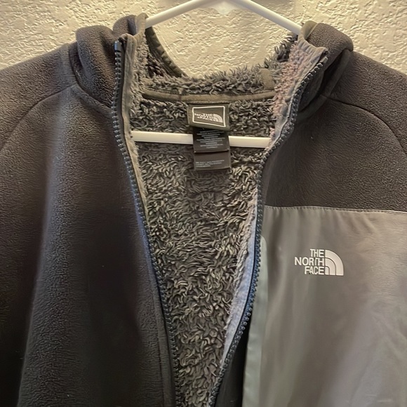 Boys North Face Sherpa Lined Fleece Jacket - Picture 5 of 5